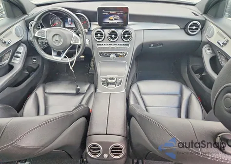 2018 Mercedes-Benz C 300 z USA, uszkodzony, nr VIN 55SWF4JB6JU261876